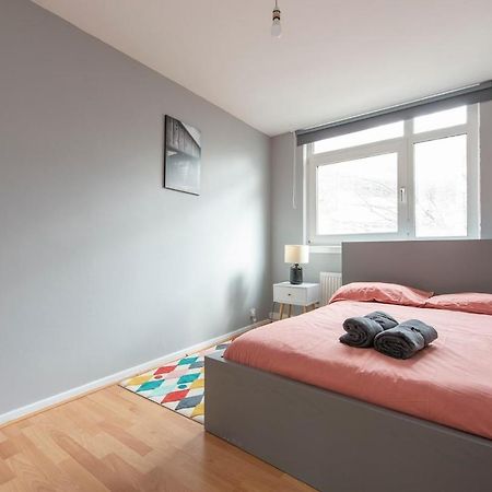 Lovely 2-Bed 20 Mins To Central Londra Exterior foto
