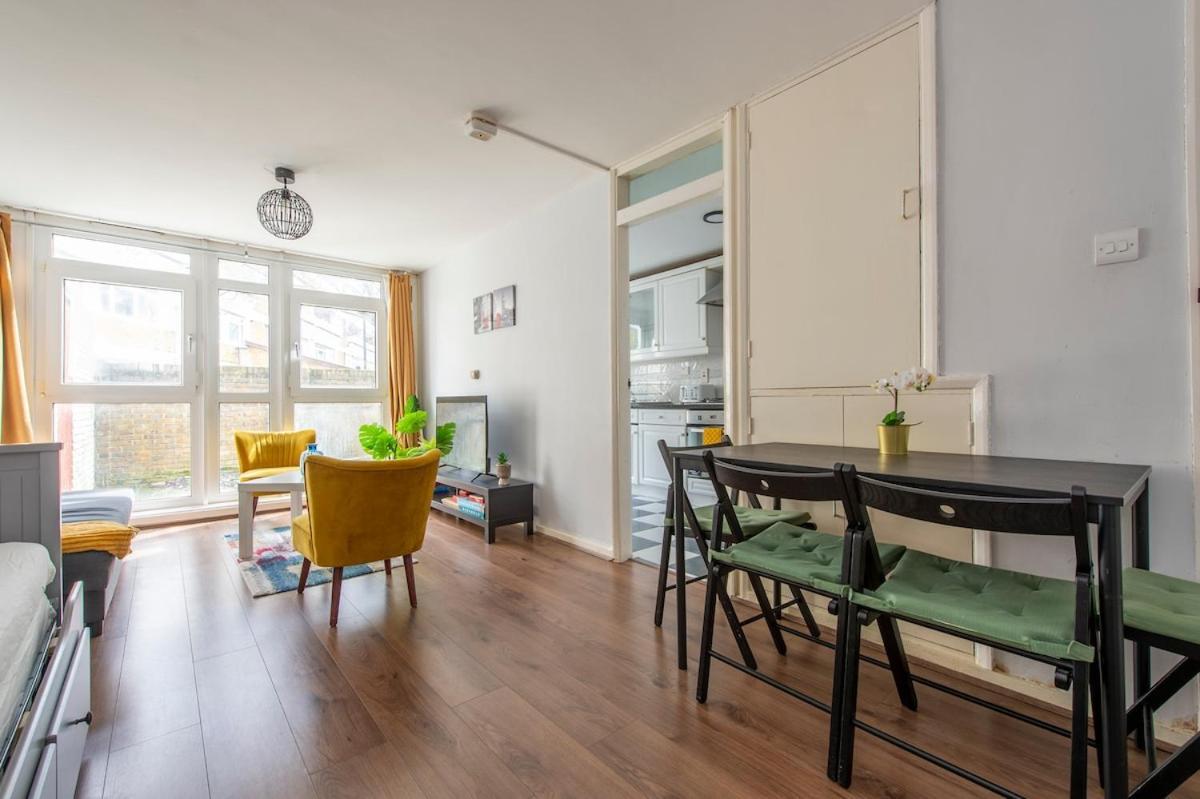 Lovely 2-Bed 20 Mins To Central Londra Exterior foto