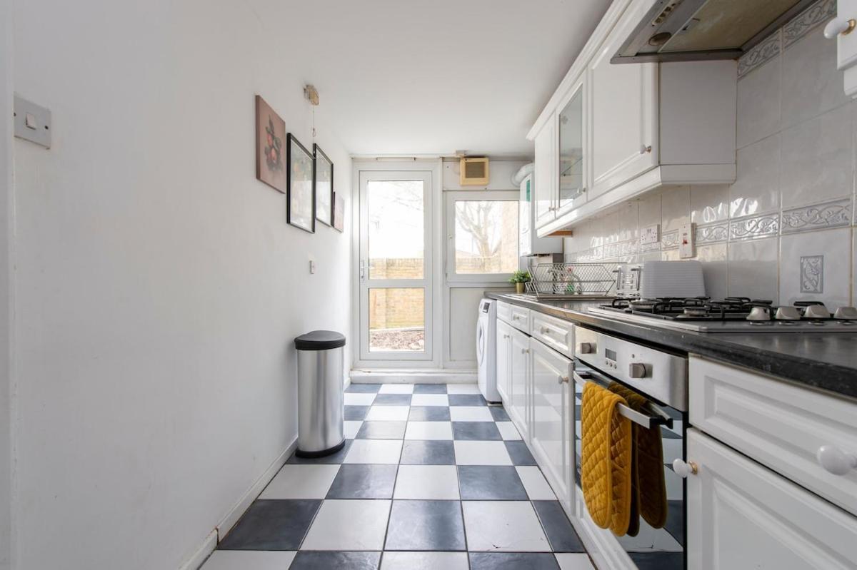 Lovely 2-Bed 20 Mins To Central Londra Exterior foto