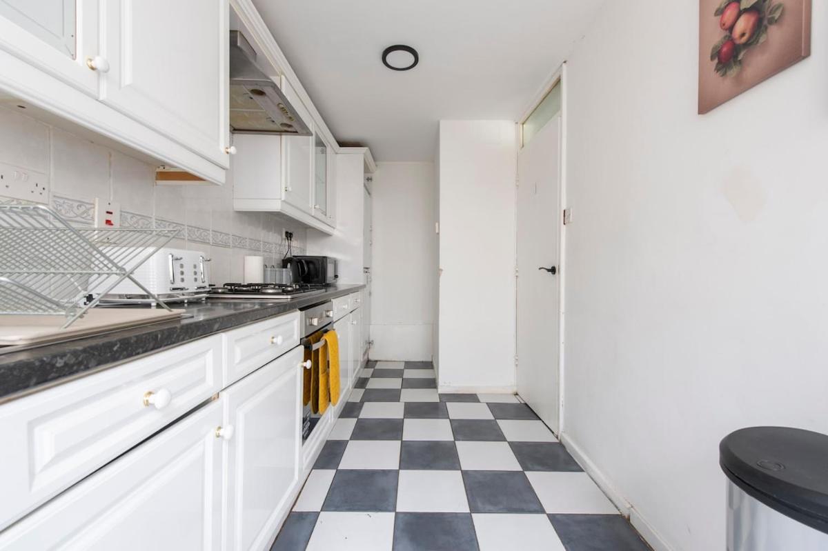 Lovely 2-Bed 20 Mins To Central Londra Exterior foto