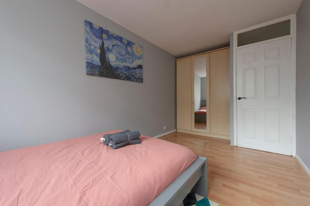 Lovely 2-Bed 20 Mins To Central Londra Exterior foto