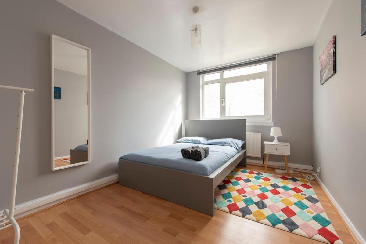 Lovely 2-Bed 20 Mins To Central Londra Exterior foto