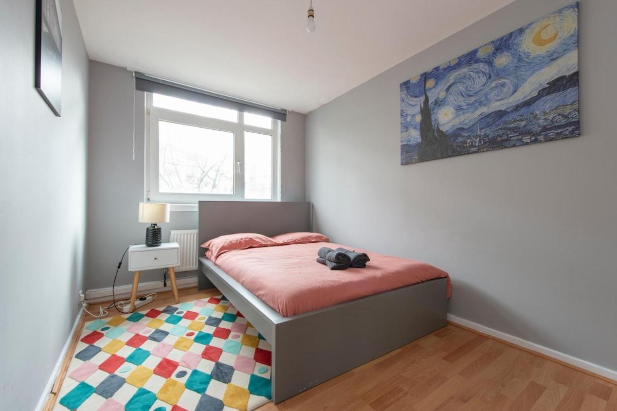 Lovely 2-Bed 20 Mins To Central Londra Exterior foto