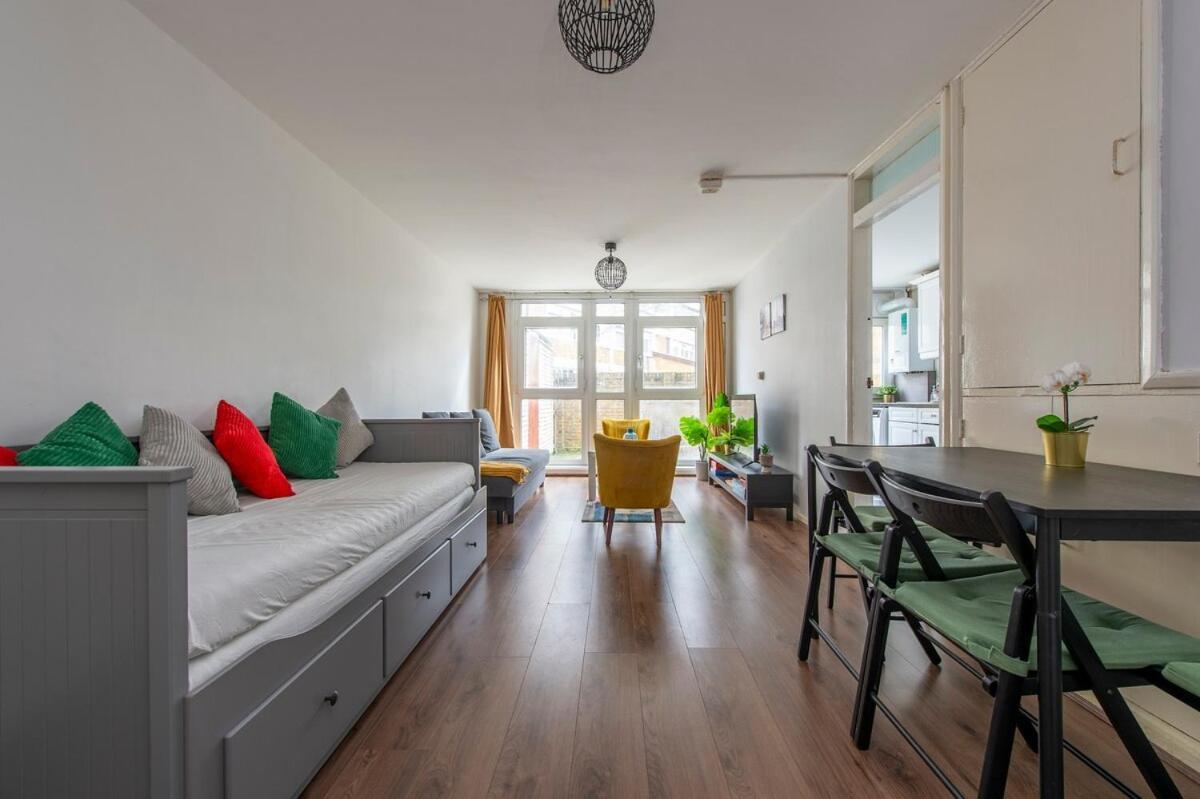 Lovely 2-Bed 20 Mins To Central Londra Exterior foto